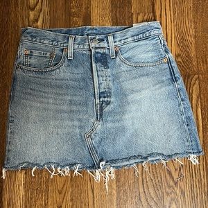 Levi’s Deconstructed Mini Skirt Size 28